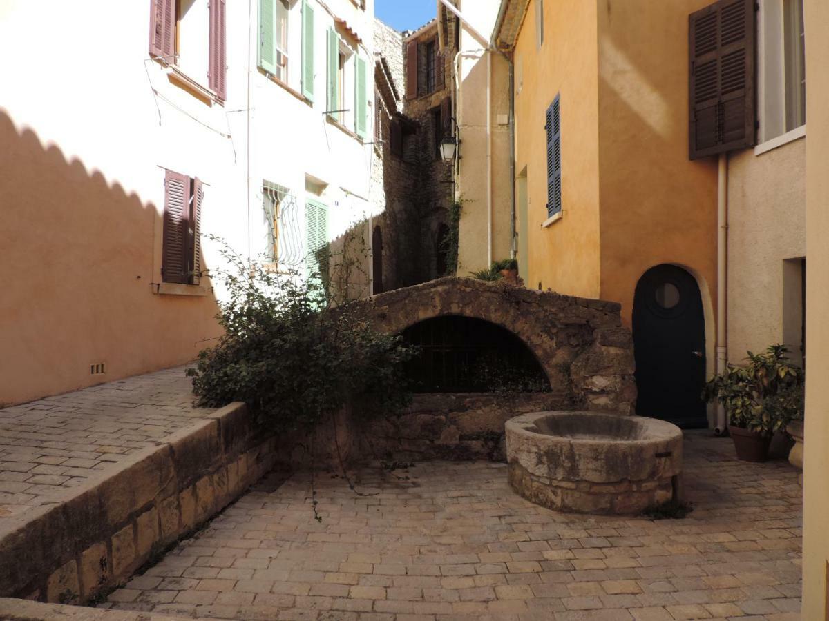 Ferienwohnung Le Logis De La Fontaine Ceyreste Exterior foto